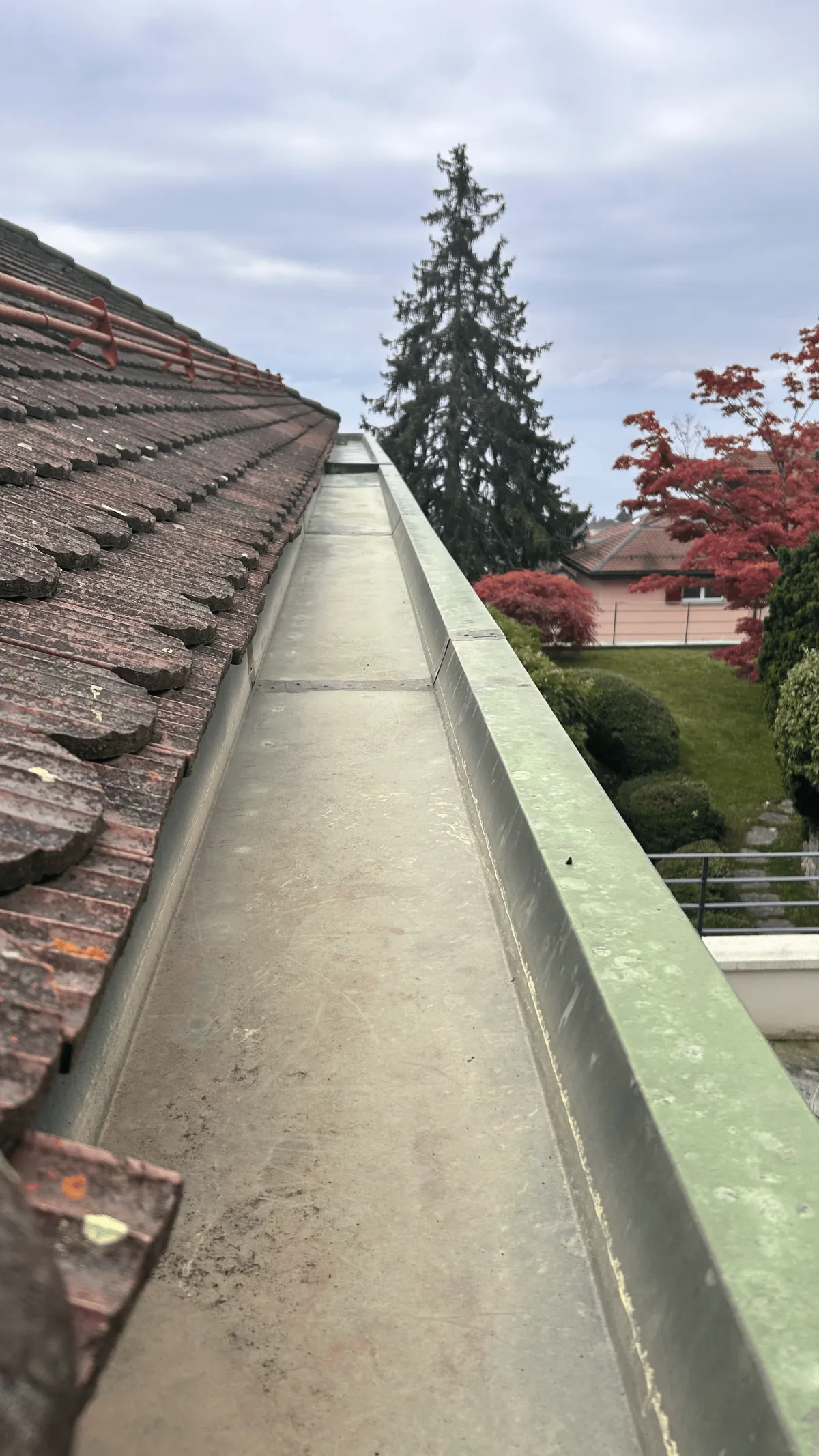 Inspection préventive des chéneaux ecosolutions vaud